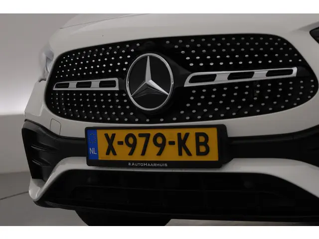 Mercedes-Benz GLA 250 e AMG Line 2022 Hybride Benzine 34