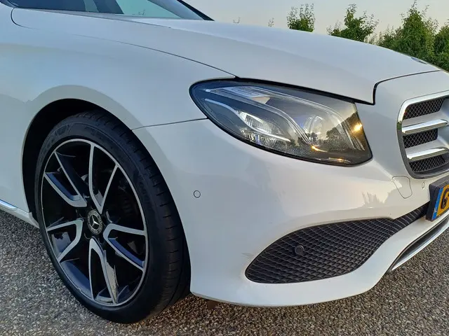 Mercedes-Benz E-Klasse 200 Premium 2017 Benzine 22