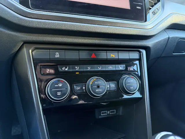 Volkswagen T-Roc 1.5 TSI 150pk Sport 2018 Benzine 26