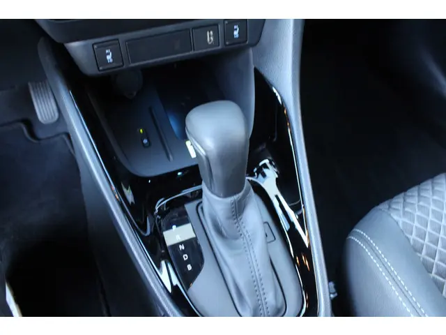 Toyota Yaris 1.5 Hybrid Executive 2022 Hybride Benzine 19