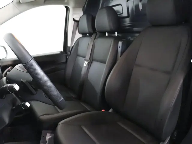 Mercedes-Benz Vito 114 CDI Lang 2023 Diesel 37