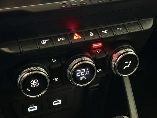 Dacia Duster 1.3 TCe 150 EDC Prestige 2022 Benzine 13