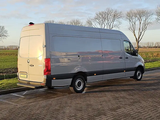 Mercedes-Benz Sprinter 3