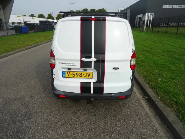 Ford Transit Courier 1.5 TDCI Trend 2018 Diesel 4