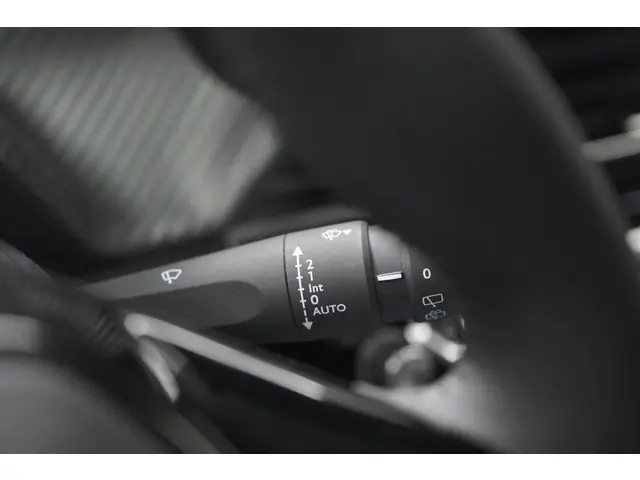 Peugeot 208 PureTech 100 Allure 2024 Benzine 43