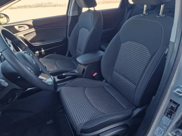 Kia Ceed 1.0 T-GDi !! 6000 km !! 2022 Benzine 24