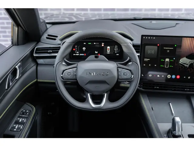 Lynk & Co 01 1.5 Core Plug-in Hybrid 2025 Hybride Benzine 3