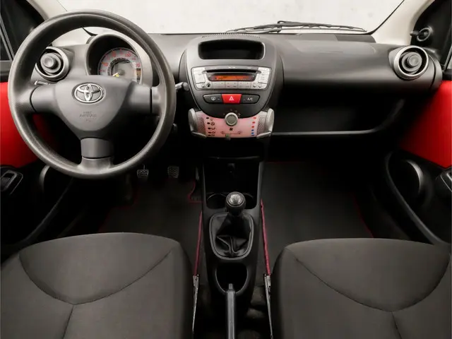 Toyota Aygo 1.0 VVT-i Sport 2013 Benzine 6