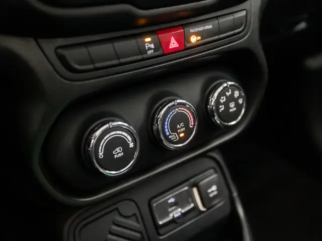 Jeep Renegade 1.4 MultiAir Longitude 2016 Benzine 10