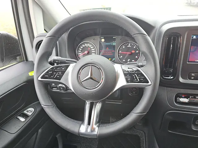 Mercedes-Benz Vito 116 2024 Diesel 12