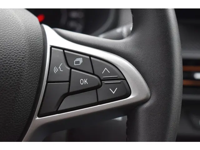 Dacia Sandero Stepway TCe 90 Comfort 2023 Benzine 24