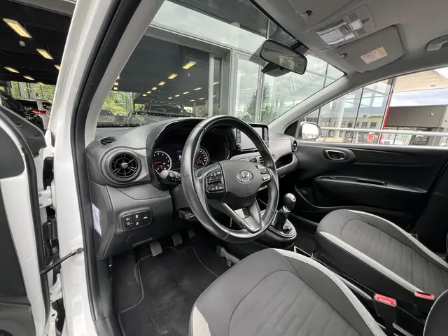 Hyundai i10 1.0 Comfort 2023 Benzine 24