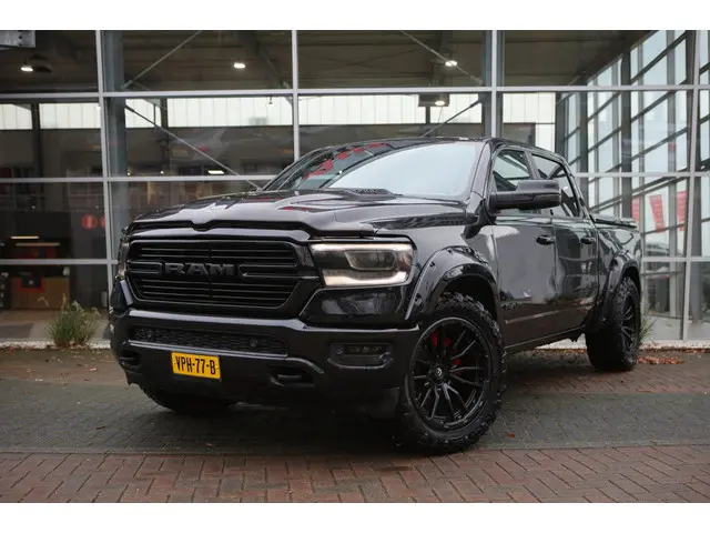 Dodge Ram 1500 5.7 V8 4x4 CC Laramie | 2022 LPG/Gas