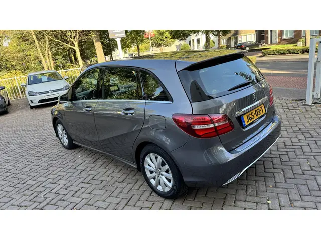 Mercedes-Benz B-Klasse 180 Ambition 2016 Benzine 11