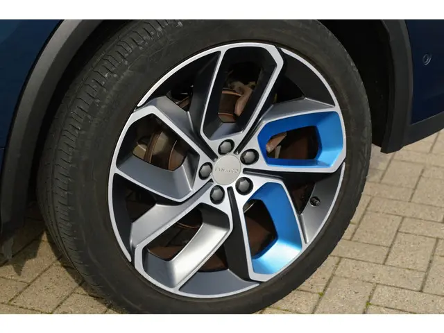 Lynk & Co 01 1.5 2021 Hybride Benzine 37