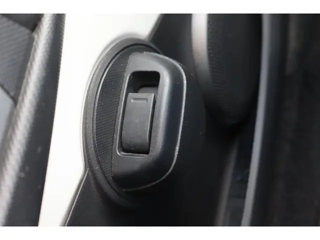 Toyota Aygo 1.0 VVT-i Now, Airco. 2013 Benzine 8