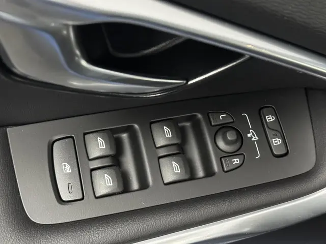 Volvo V40 1.5 T3 Polar+ Sport 2019 Benzine 19