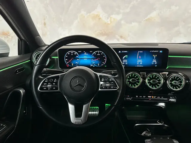 Mercedes-Benz A-Klasse 220 2019 Benzine 14