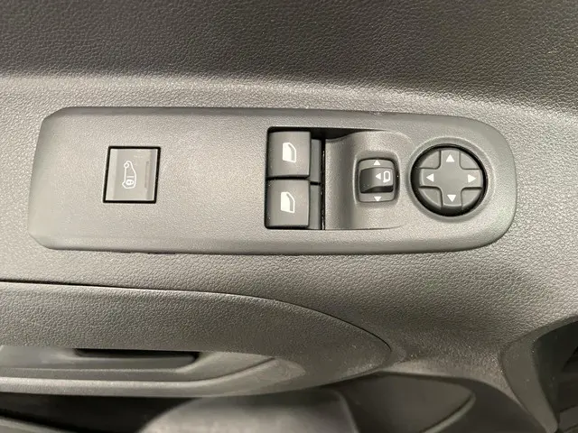 Peugeot Partner 1.5 BlueHDi 100 S&S L1 2023 Diesel 26