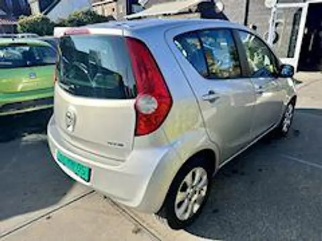 Opel Agila 1.0 Edition 2012 Benzine 8