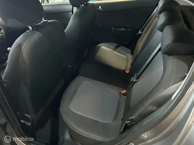 Hyundai i20 1.2 HP i-Motion Comfort Trekhaak 2015 Benzine 9