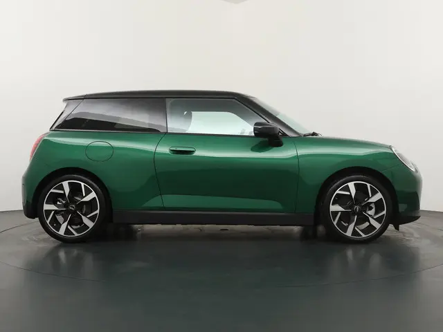 MINI 3-Deurs Cooper E Favoured + M-pakket 2025 Elektrisch 4