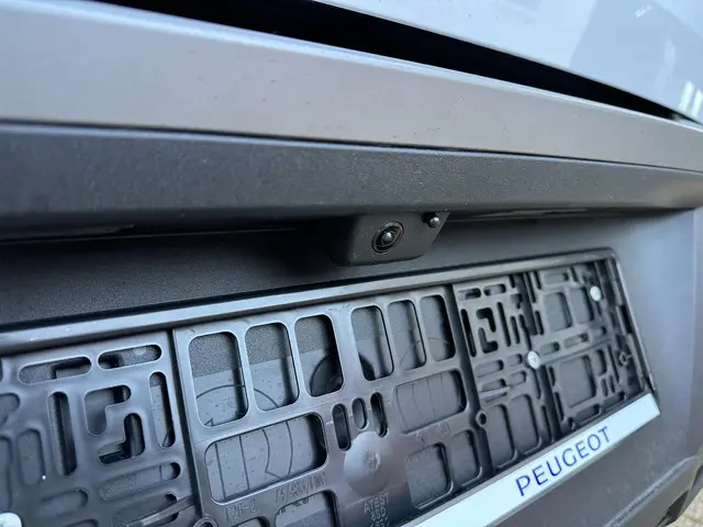 Peugeot 3008 1.2 Hybrid 145 PK GT 2025 Hybride Benzine 48