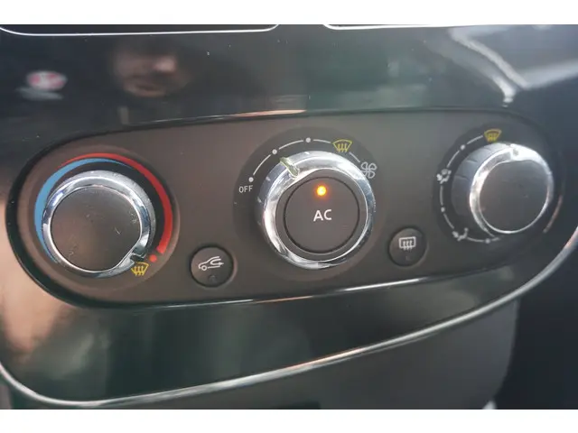 Renault Clio 1.5 dCi ECO Expression 2013 Diesel 13