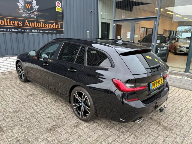 BMW 3 Serie Touring 320i High Executive M 2022 Benzine 7