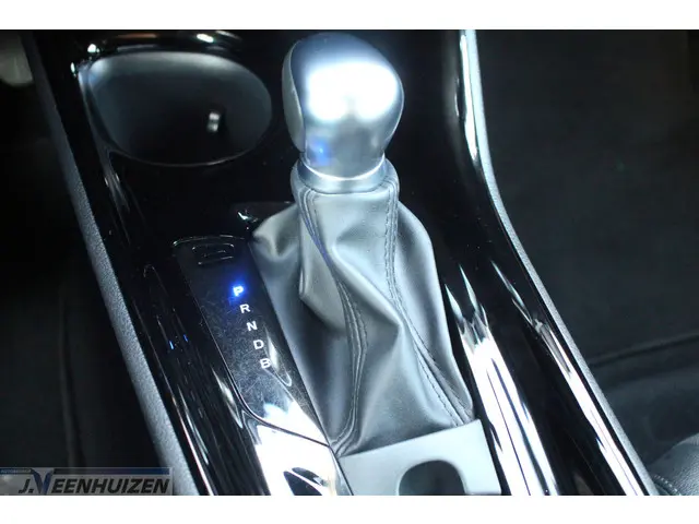 Toyota C-HR 1.8 Hybrid Dynamic 2023 Hybride Benzine 26