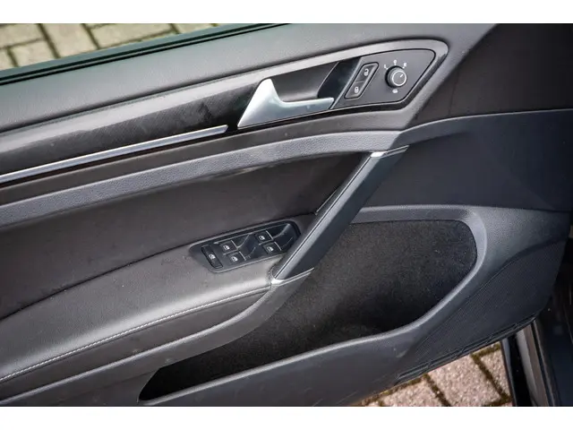 Volkswagen Golf 2.0 TSI 4Motion R 2017 Benzine 15