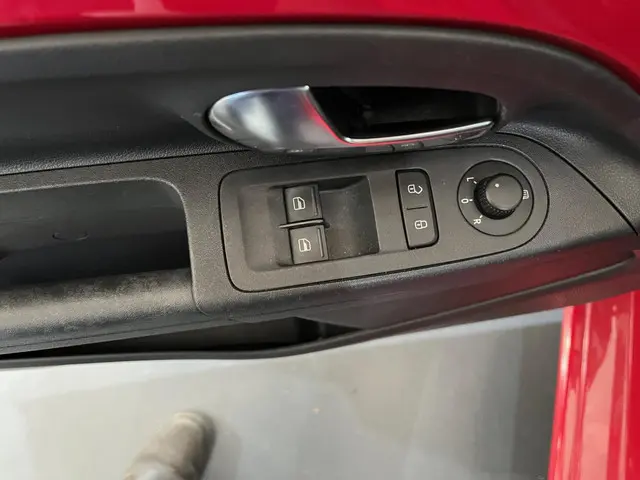 Volkswagen up! 1.0 BMT move up! 2017 Benzine 8