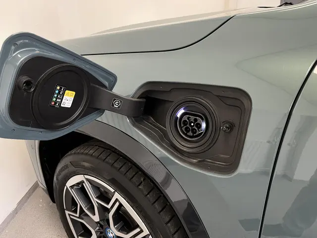 BMW X1 xDrive30e X-Line 2023 Hybride Benzine 41
