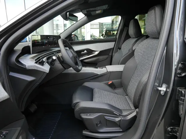 Peugeot 5008 1.2 Hybrid 136 Allure 2025 Hybride Benzine 7