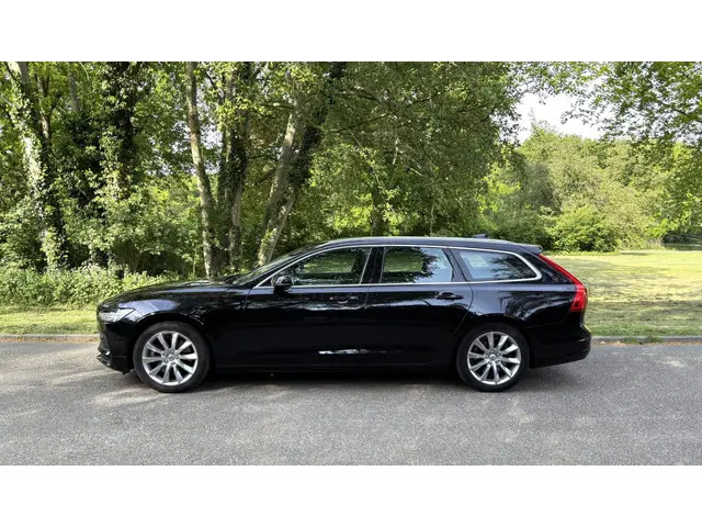 Volvo V90 2.0 T4 2019 YOUR CLASSIC CAR-SOLD. 2019 Benzine 22