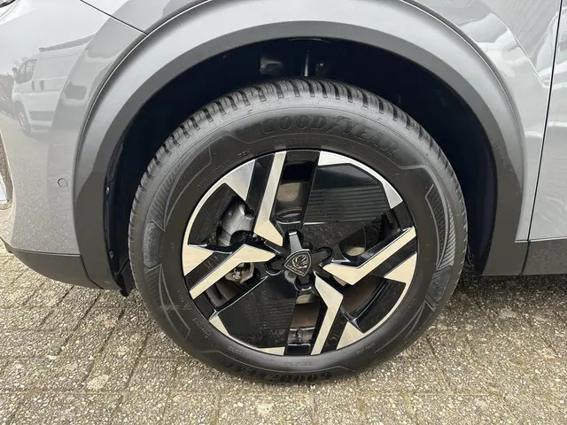 Peugeot 2008 1.2 Hybrid 145 PK GT 2025 Hybride Benzine 45