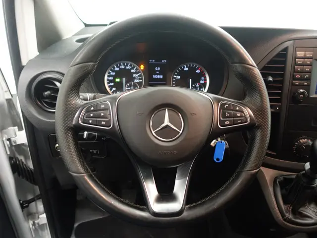 Mercedes-Benz Vito 111 CDI Lang L2- 2015 Diesel 11