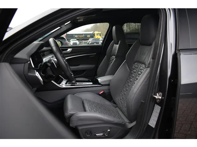 Audi RS6 Avant 4.0 TFSI quattro 2022 Benzine 4