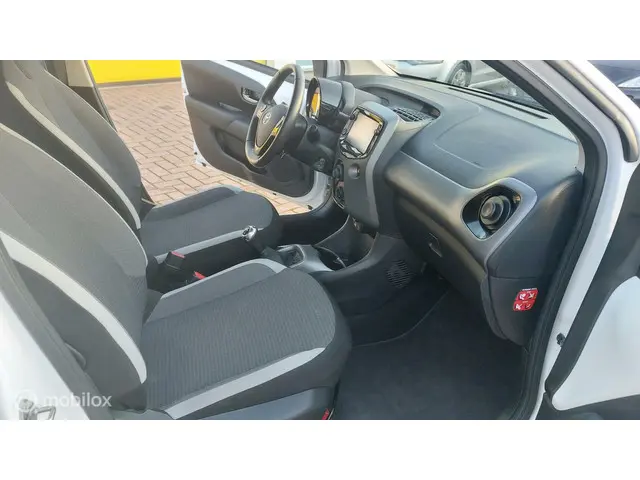 Toyota Aygo 1.0 VVT-i X Play 2022 Benzine 13