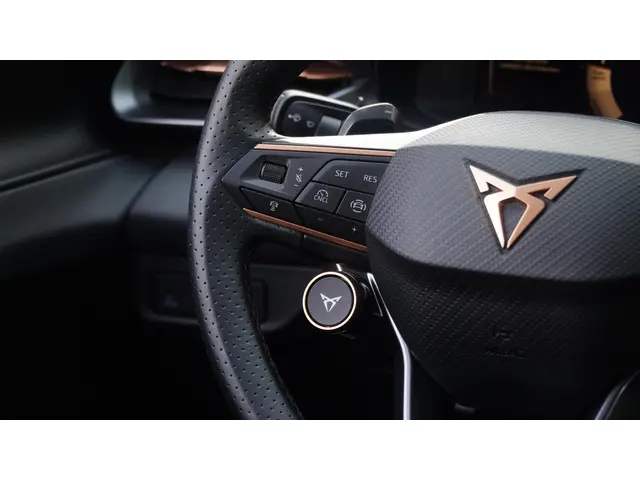 CUPRA Terramar 1.5 TSI e-Hybrid 2025 Hybride Benzine 8