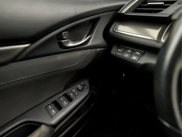 Honda Civic 1.0 i-VTEC Sport 2017 Benzine 23