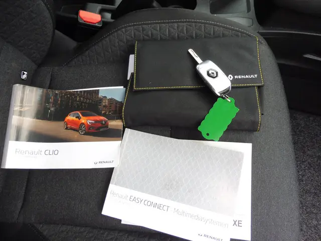 Renault Clio 1.0 TCe Zen 2022 Benzine 24