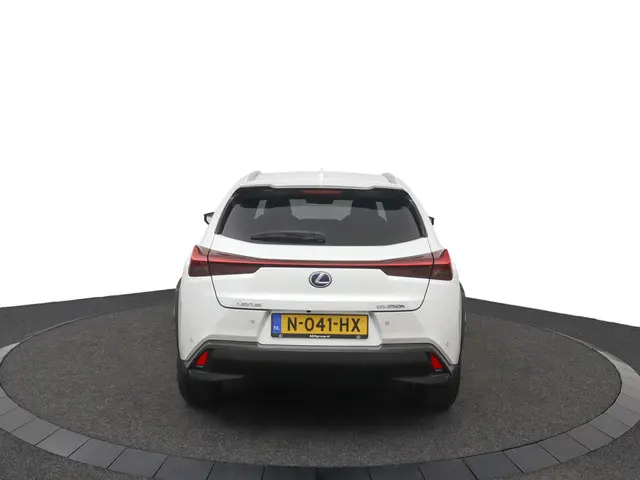 Lexus UX 250h Luxury Line 2020 Hybride Benzine 45