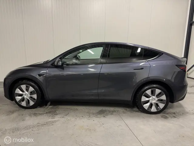 Tesla Model Y Long Range AWD 75 kWh 2022 Elektrisch 4