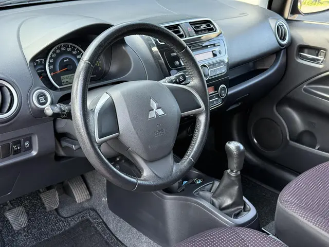 Mitsubishi Space Star 1.0 Intense 2013 Benzine 10