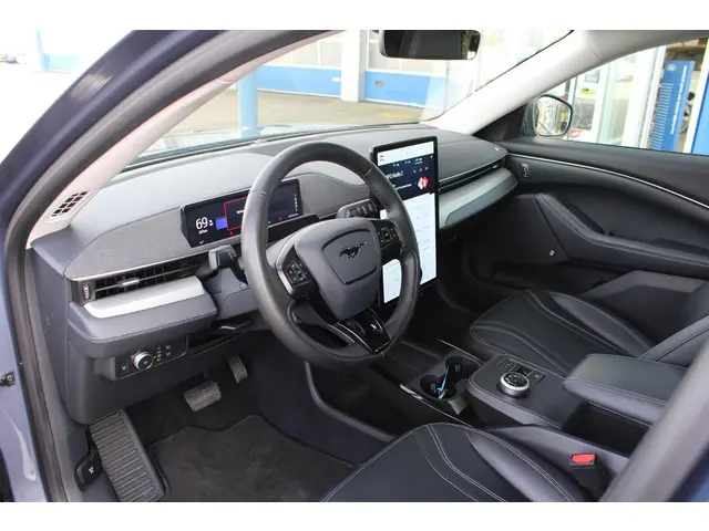 Ford Mustang Mach-E Extended RWD 98 kWh 2021 Elektrisch 8