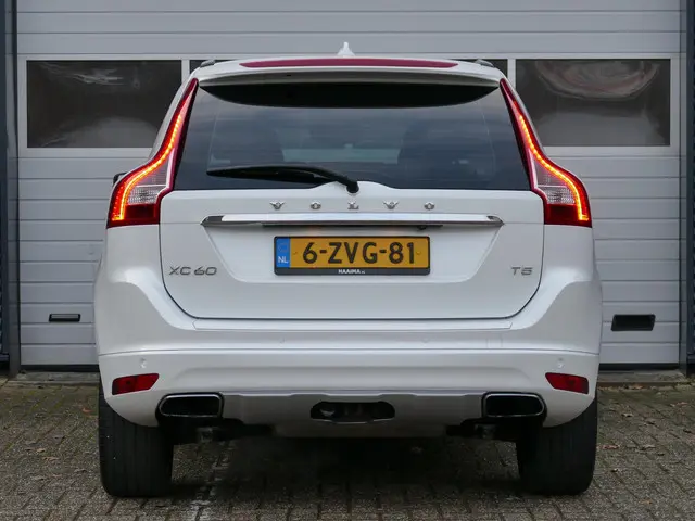 Volvo XC60 2.0 T5 FWD Ocean Race 2015 Benzine 8