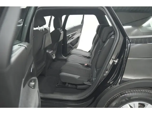 Peugeot 5008 PureTech 130 EAT8 Active Pack 2023 Benzine 29