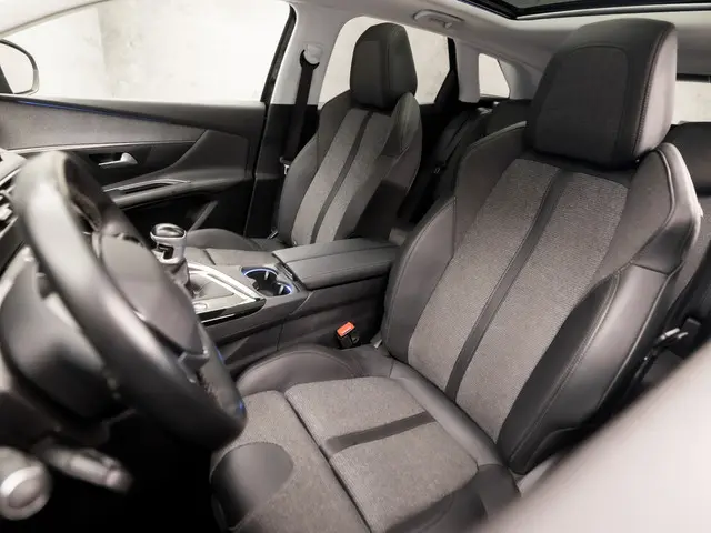Peugeot 3008 1.2 PureTech Premium Sport 2020 Benzine 15