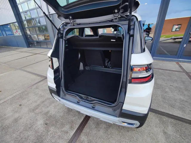 Ligier JS60 Brommobiel Chic Sun | Airco | Leder 2023 Diesel 9